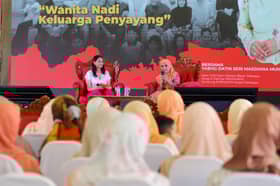 Ibu bapa disaran pamer teladan baik, bentuk institusi keluarga penyayang