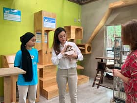 Tengku Permaisuri berkenan saksi penyerahan sumbangan kepada pusat jagaan haiwan terbiar