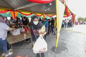 5,000 banjiri jualan murah DUN Sungai Tua, ayam habis terjual dalam 90 minit