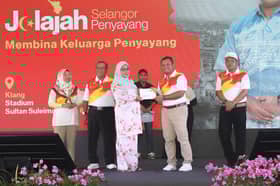 Sekian lama menanti, tiga beradik lega peroleh hak milikan tanah