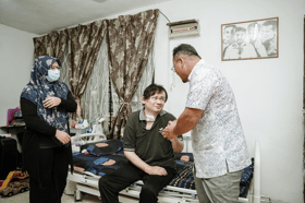 MB ziarah dua pesakit strok, usahakan khidmat pakar fisioterapi