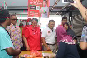 GE15: Harapan Selayang candidate helps promote PKPS affordable sale