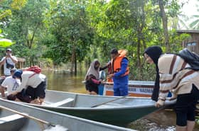 GE15: Unfazed flood victims fulfil their voting responsibilities