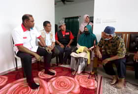 Calon Sungai Buloh dengar luahan pesakit, tekad juangkan isu kesihatan