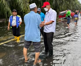 GE15: Harapan candidates monitor flood-affected areas in Kuala Selangor, Bangi