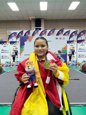 Para Sukma: gold medal a belated wedding gift for powerlifter Siti Nuraisyah