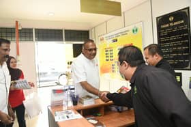 Papan kempen diconteng, calon HARAPAN Hulu Selangor kekal tenang