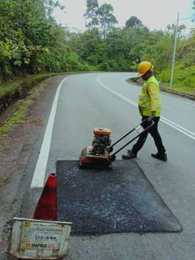 Infrasel baiki dua lagi jalan sehari selepas terima aduan di Twitter