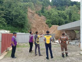 Pencawang TNB musnah dihempap bongkah batu