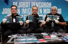Johor Immigration foils attempt to smuggle 12 Indonesian nationals at CIQ