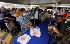 Laluan khas jualan murah di Sijangkang permudah urusan warga emas, OKU