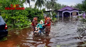 Broken bund in Tanjong Karang, 111 victims evacuated to two PPS — Bomba