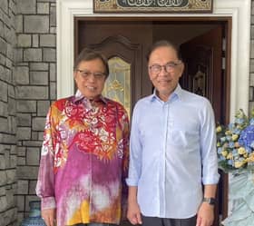 Closer Federal, Sarawak relations under unity govt — Anwar