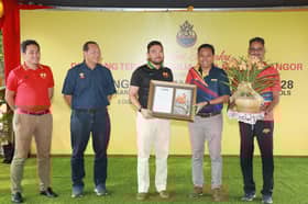 Nama Tengku Amir Shah diabadi pada spesies bunga orkid