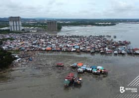Rising tide forces family of six to sleep in car