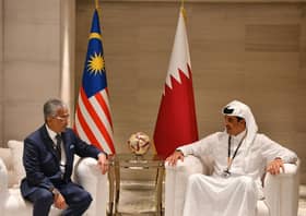 Al-Sultan Abdullah meets with Qatari Emir Sheikh Tamim in Doha