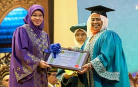 Queen officiates IIUM's 38th Convocation ceremony