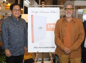 Johan Jaafar launches “dot dot dot…” book by U-Wei