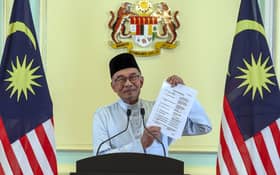 Anwar announces new cabinet line-up with two DPMs