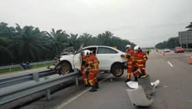 Two men die in two-car crash near Sitiawan