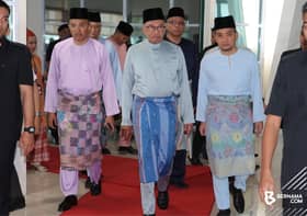 Sultan Ibrahim grants audience to PM Anwar at Istana Bukit Serene