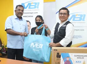 Bantuan komputer riba bantu pelajar B40, elak tercicir dalam pelajaran