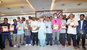 1995ஆம் ஆண்டு சிலாங்கூர் கால்பந்து குழுவினருக்குச் சிலாங்கூர் இடாமான் வீடுகள்