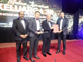 Cemerlang urus sisa pepejal, Worldwide Holdings terima anugerah bintang SWCorp