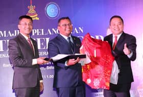 MB lancar Batik Selangor corak bunga tanjung, identiti rasmi negeri