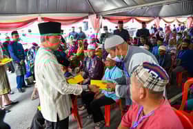King presents personal donation to 150 asnaf recipients in Kuala Lipis