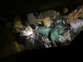 Sisa tumpahan cecair sudah dibersihkan, bau masih dikesan