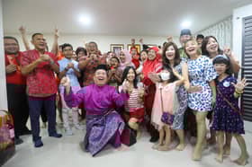 Kunjungan MB ke rumah masyarakat Tionghoa disambut ahli keluarga berbaju Melayu