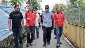 Dr Dzulkefly lawat kediaman retak di Puncak Alam, pastikan tindakan segera diambil