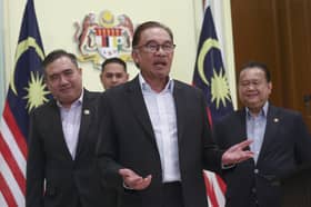 PM Anwar wants cabinet, civil servants to work as a team