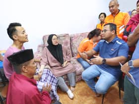 MB ziarah suami isteri hilang dua anak dalam kebakaran di Gombak