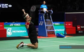 Axelsen outclasses Naraoka to defend Malaysia Open title