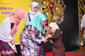 Queen urges parents, teachers to play their part in eradicating social ills