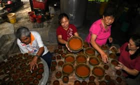 High demand for traditionally made kuih bakul during CNY