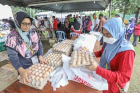 ADN Meru belanja 20 individu susah beli barangan asas di Jelajah Ehsan Rakyat