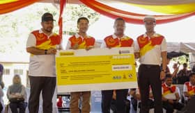 1,892 calon SPM sekitar Hulu Selangor terima bantuan alat tulis