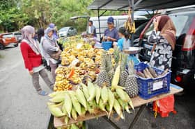 Warga emas tumpang niaga dalam program jualan murah raih RM400