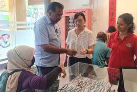 37 warga emas, golongan B40 di DUN Sentosa terima cermin mata percuma 