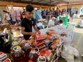 180 pek daging, 150 kampit beras terjual dalam 40 minit jualan murah di DUN Rawang