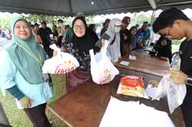 Pesara sanggup pandu jauh ke program jualan murah, akui barangan berkualiti lagi berbaloi