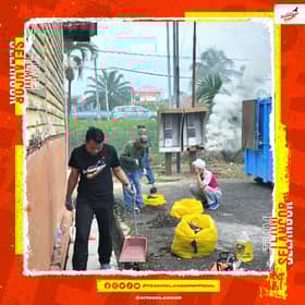 Team Selangor jayakan gotong-rotong bersih Kampung Olak Lempit