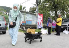 Kuang looks to distribute 5,000 reusable bags to realise plastic-free campaign