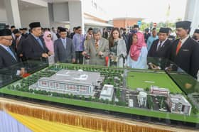 Sultan sukacita warga Tanjong Karang ada akses terima rawatan pakar