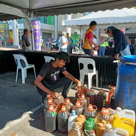 Lebih satu tan minyak masak terpakai dikumpul Team Selangor dalam tempoh enam jam