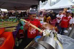 Foreigners prohibited from operating as hawkers, small traders — KPKT