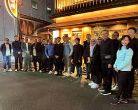 MB temu mahasiswa di Jepun, hadiahkan buku Sejarah Selangor